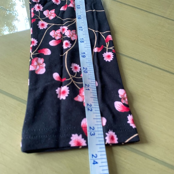 Flowered Tunic - Picture 9 of 13